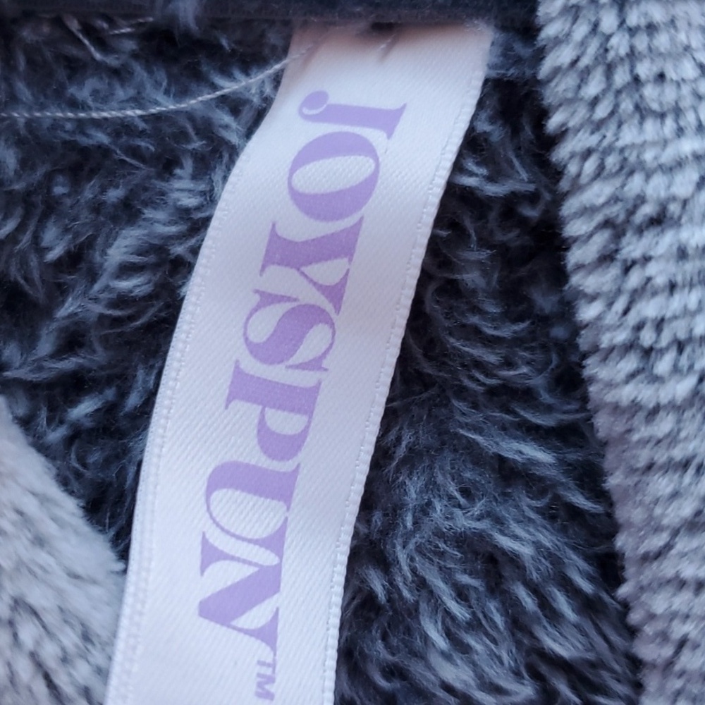 Joyspun NWT gray crop hoodie with Penguin size 0-2 XS - Picture 4 of 11
